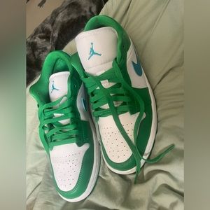 Wmns Nike Air Jordan 1 Low 'Lucky Green'